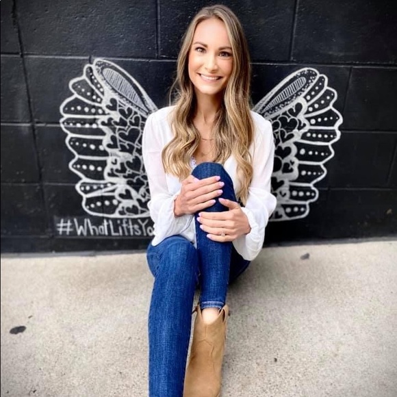 Meet your Posher, Crystal - Picture 11 of 15